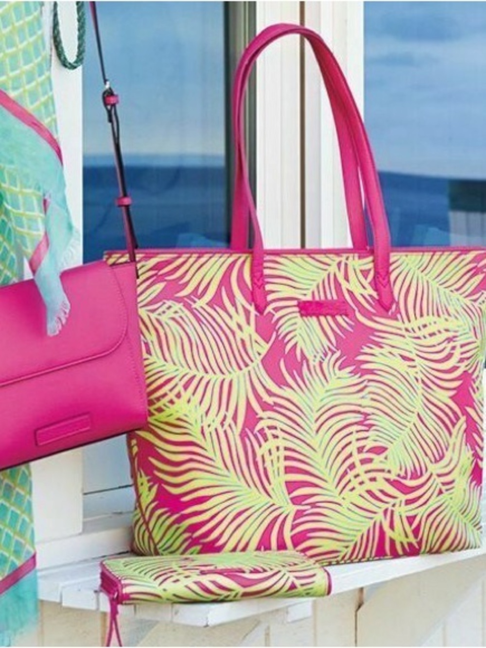 Vera Bradley Palm Fronds  Large Tote Bag - Picture 2 of 5